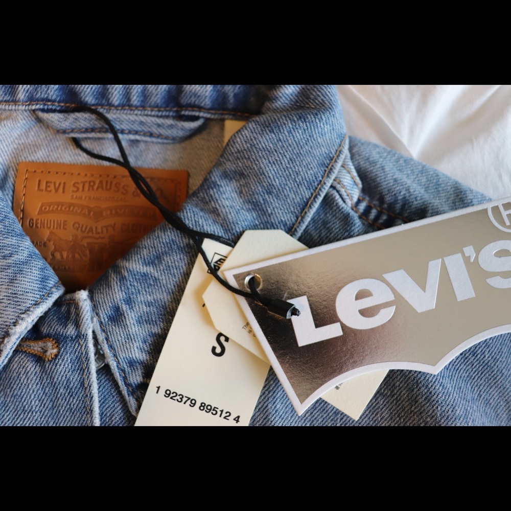 Levi’s women’s trucker jacket /embellished sleeves - Picture 10 of 15